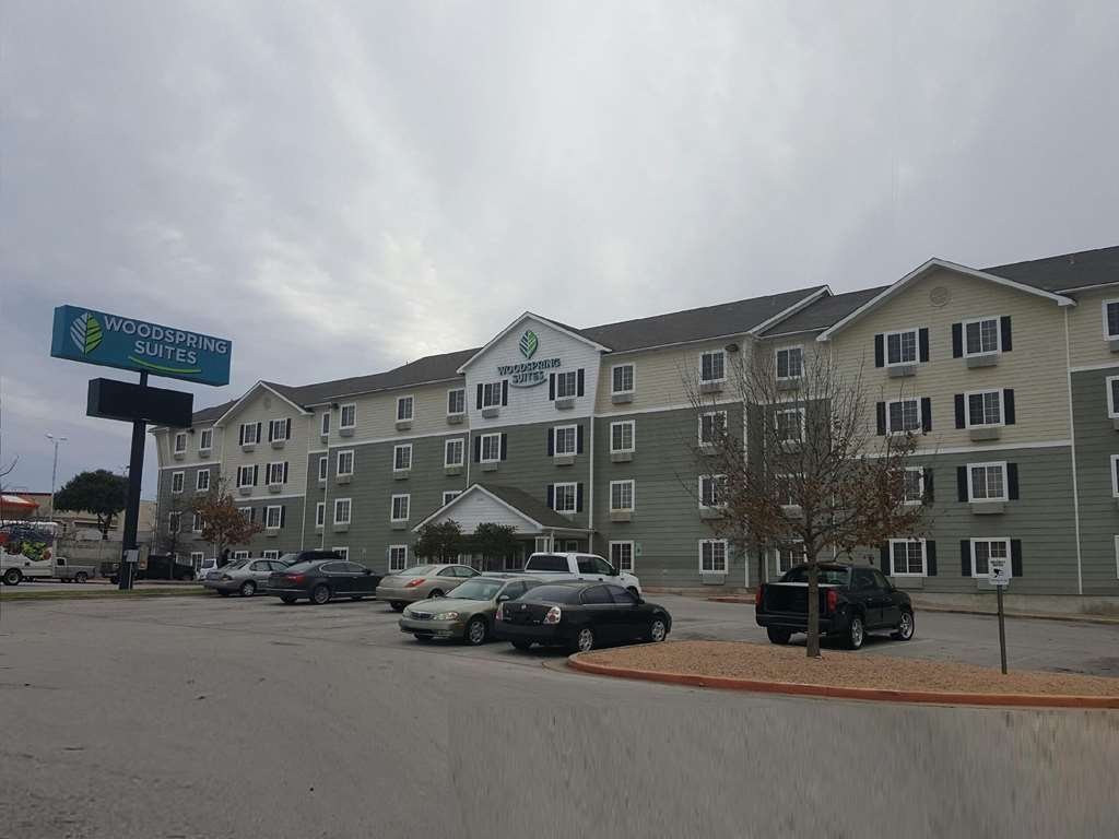 Woodspring Suites Austin North I-35 Exterior photo